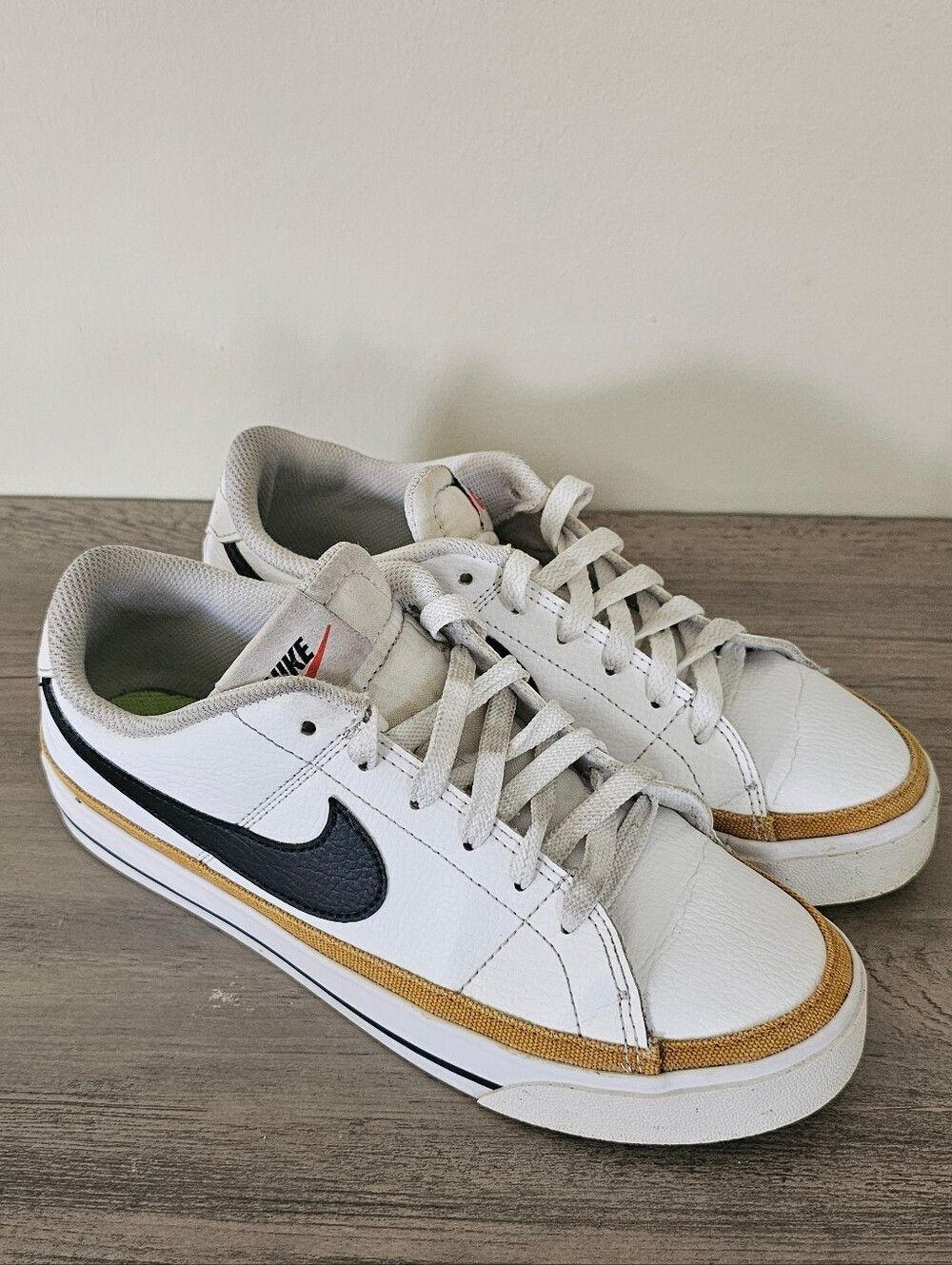 Nike Court Legacy Low Womens 7 White Black